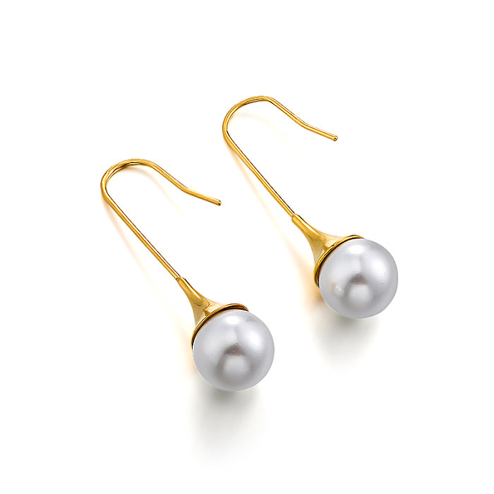 Minimalist and versatile pearl ear hook