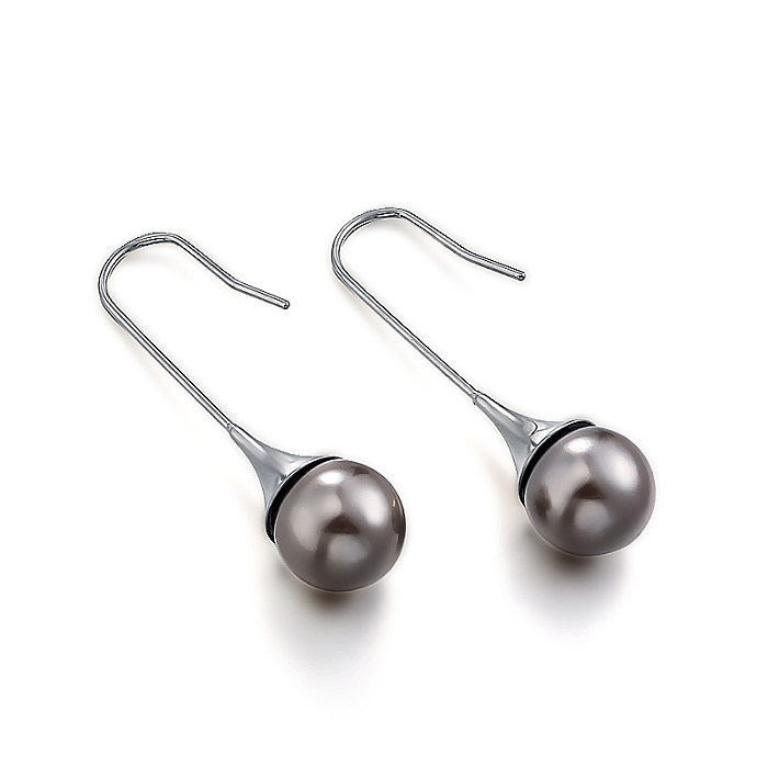 Minimalist and versatile pearl ear hook