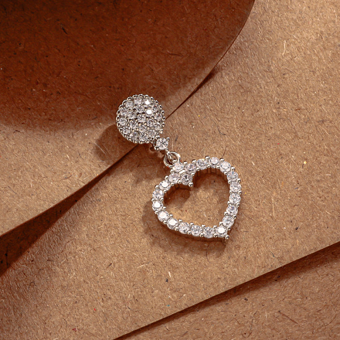 Pendentif coeur creux circulaire en laiton incrusté de zircon simple et polyvalent