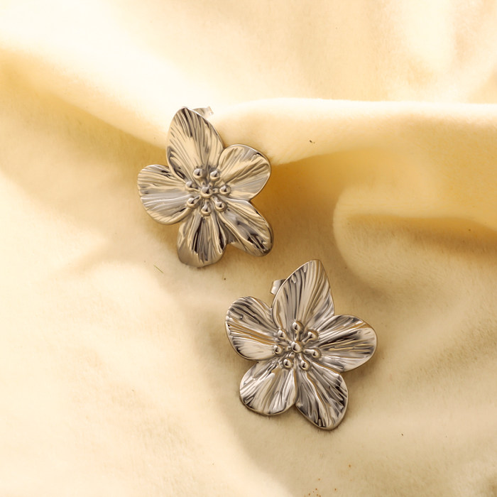3D flower texture exaggerated earrings