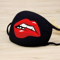 Black and Red Lip Print Earloop Facewear