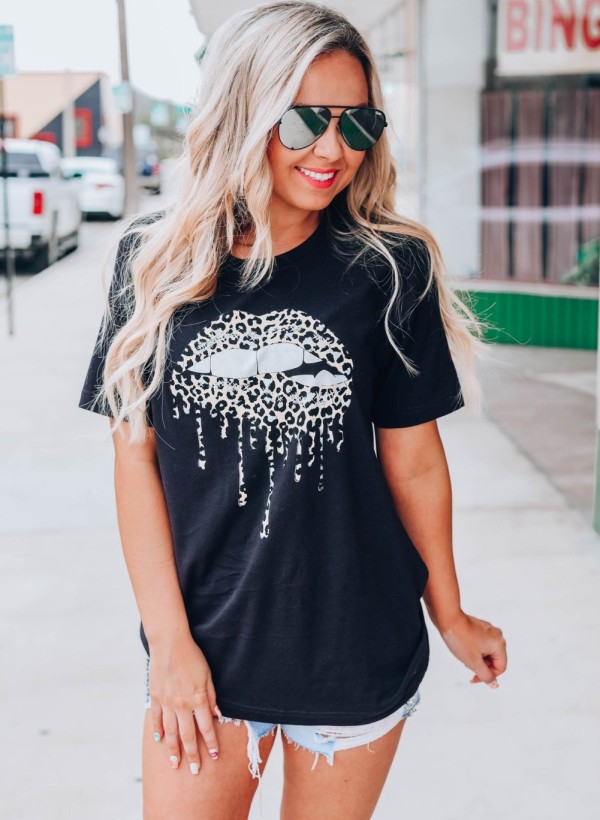 Summer Lips Print Black O-Neck Shirt