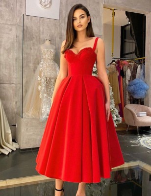Winter Red Vintage Pleated Strap Long Bridemaid Dress