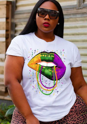 Plus Size Women On Trend Lips Print T-Shirt
