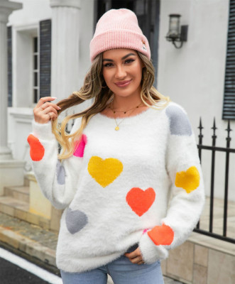 Women Round Neck Basic Heart Print Sweater