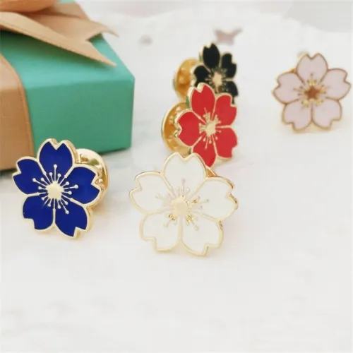 Brooch Female Cute Flowers Creative Schoolbag Joker Badge Corsage