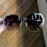 Fashion Oversized Rimless Diamond Square Sunglasses 06071