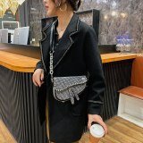 Fashion Women's Saddle Rivet Messenger Handbags 12-31019210