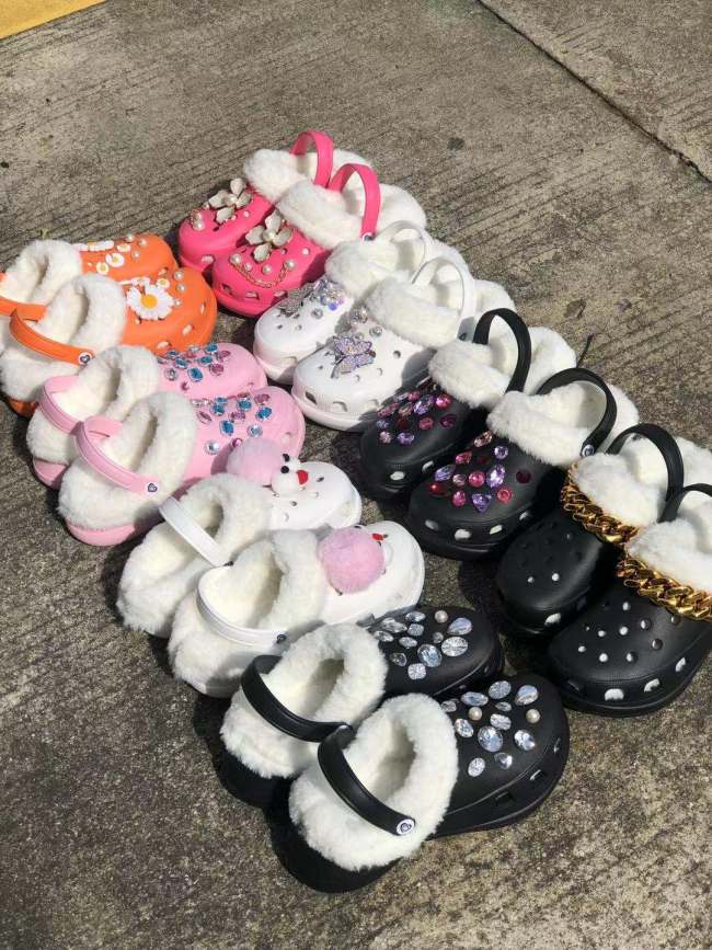 Autumn and Winter Cartoon Fleece-Lined Plush Warm Hole Shoes