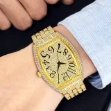 Men Luxury Unique Big Diamond Roman Numerber Quartz Wristwatches V319210