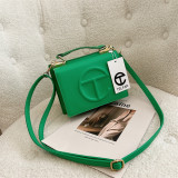 Fashionable women's bags and handbags 1691102