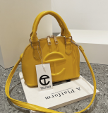 Fashionable women's bags and handbags 6689910