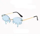 Trendy sunglasses Trendy street style sunglasses