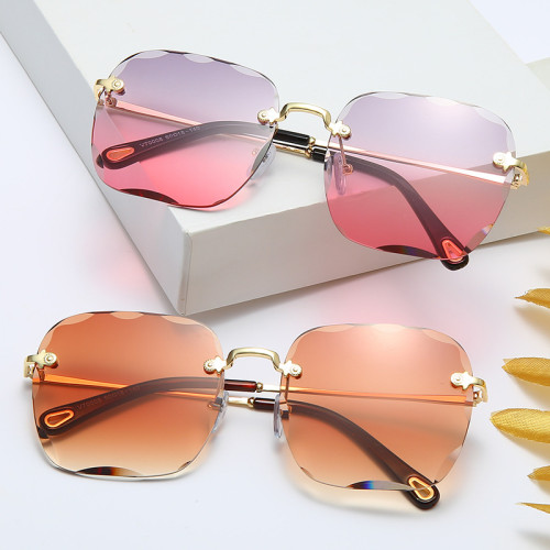 Fashionable sunglasses Trendy sunglasses Women V7000819