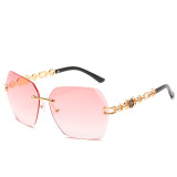Trendy sunglasses Trendy street style sunglasses 8059610
