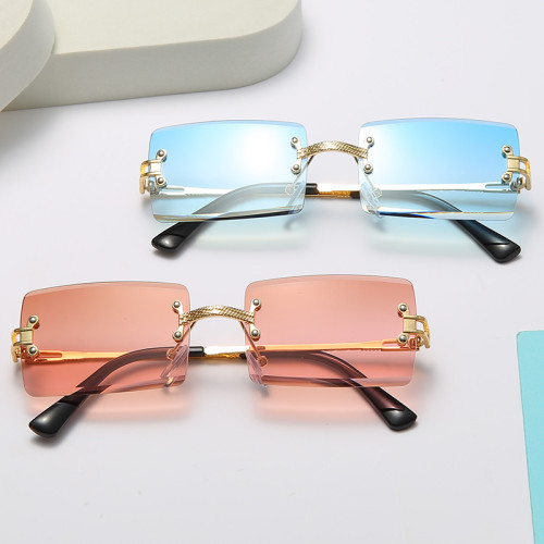 Fashionable sunglasses Trendy sunglasses