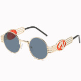 Trendy sunglasses Trendy street style sunglasses