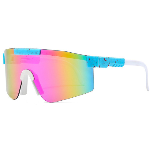 Trendy sunglasses Trendy street style sunglasses 3598109