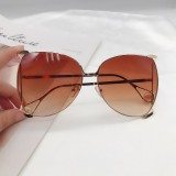 Ins Style Newest Fashionable Metal Sun glasses Luxury Brand Pearl Oversized Women Sunglasses