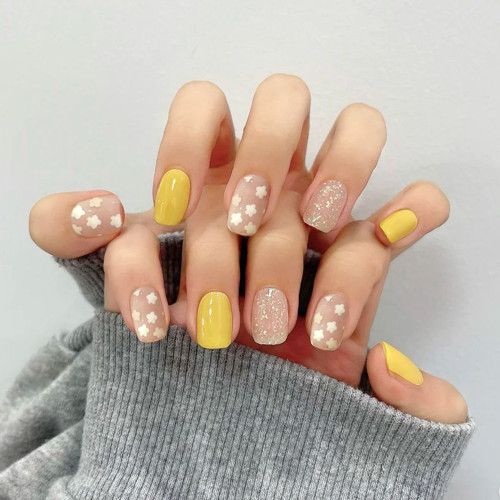 24PCS Short Style Press on Nails with Yellow Design Fake Nail Full Cover Summer Nail Salon DIY Art for Girl Stick On Finger Nail