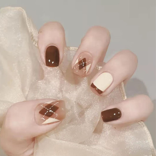 24PCS False Nails Girls Brown Grid Pattern Autumn Winter Style Short Press on Nails Wearable Finished Nail Piece Nail Decoration