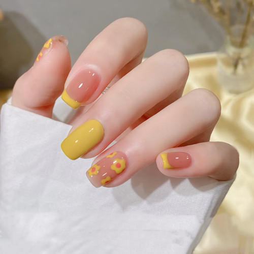 24pcs/box Fake Nails With Glue Yellow Flower Printed Type Short Paragraph Fashion Manicure Press On False Nails Gifts For Girls