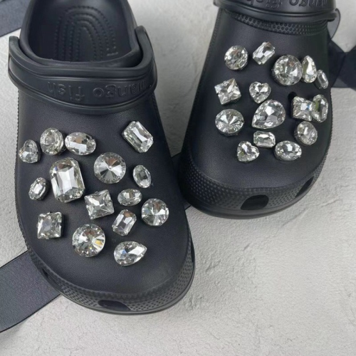 New Brand Rhinestone Shoe Croc Charms DIY Decaration Accessories Clog Pearl JIBS for Croc Hello Kids Womens Girls Gifts