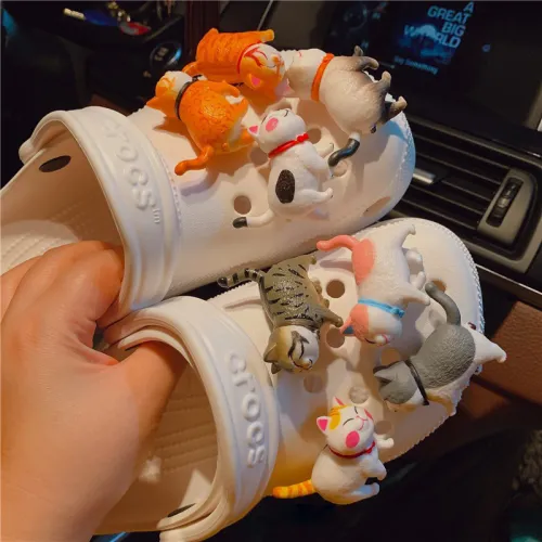 8pcs Cute 3D Cats Croc Charms Designer DIY Stereo Shoe Decoration Clogs Hello Kids Women Girls Gifts Charm for Croc Jibb