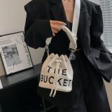 new fashion all-match high-quality texture plush portable bucket shoulder messenger bag handbags