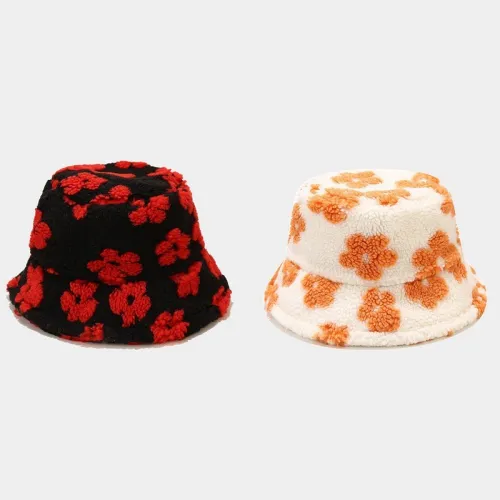 the new cute flower fisherman hat women's autumn and winter outdoor lamb wool warm casual travel hat