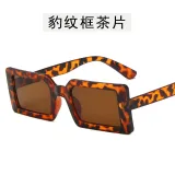 Custom Wholesale Retro Brand Designer Female Cheap Women Small Pink Square Rectangle small rimless Sun glasses lentes de sol
