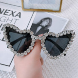 2023 Luxury Designer Branded Heart Diamond Eyeglasses Oversized Bling Sun Shades Womens Rhinestone Sunglasses