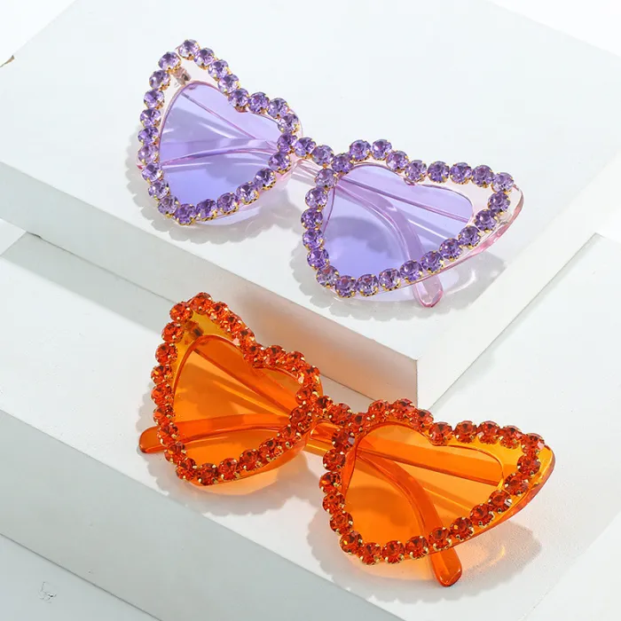 2023 Luxury Designer Branded Heart Diamond Eyeglasses Oversized Bling Sun Shades Womens Rhinestone Sunglasses