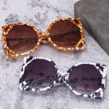 2023 Anti-ultraviole Vintage Big Cat Eye Frame Colorful Fashionable Pattern Transfer Sun Shades Oversized Women Sunglasses