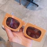 2022 New Wholesale Retro Rectangle Glasses High Quality Plastic  Frames Sun Glasses Custom Logo Square Shades Sunglasses Women