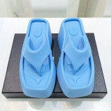 2023 slippers Latest Design thick platform casual flip flops sandals for women  Shoe Beach slides