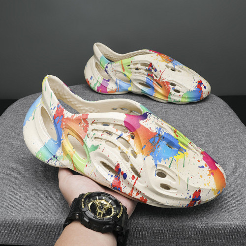 2022 new design Lightweight fashion foam yeezy runner yeezy slippers outdoor for couple shoe