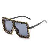Newest Luxury Fashion Cool Eyewear Personality Diamond Oversize Sunglasses Women Crystal Gradient Large Square Frame Sunglasses