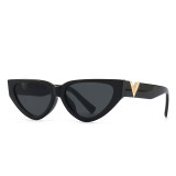 2023 Trend Black White Gold V Letter Shades Fashion Cat Eye Sun Glasses Women Vintage Trendy Brand Zebra Print Sunglasses Female
