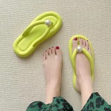 Candy-colored flip-flops female summer fashion pearl outside wearing flat beach beach shoes clip feet cool slippers