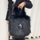 2023 Imitation raccoon fur shoulder bags female plush the tote handbags cute crossbody bag for Y2K girls
