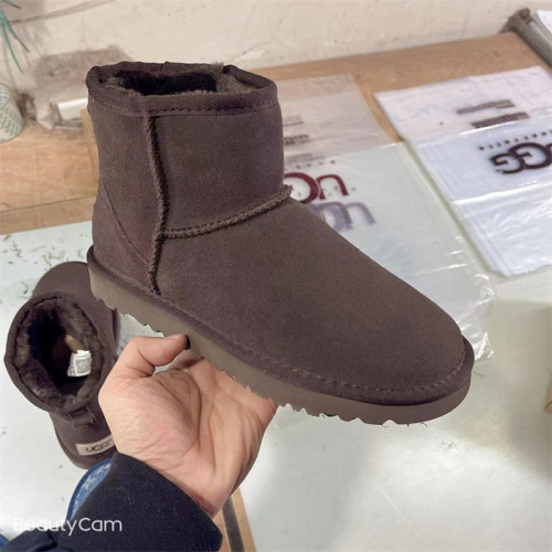 New Sheepskin Wool Integrated Snow Boots Women's Genuine Leather Wool Low Top Short Sleeve Women's Shoes Warm and Thickened Cotton Shoes Men