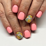 Wearing blue flower nail polish in Europe and America, wearing pink rose nail patches, cute cartoon fake nail patches