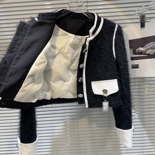 Internet celebrity's new winter style small fragrant style high setting water diamond buckle mink down inner tank short jacket top