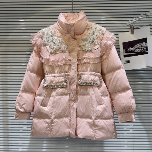 Internet celebrity's new winter style small fragrant wind flower flower flower shoulder embroidered nail bead design with a waist length down jacket