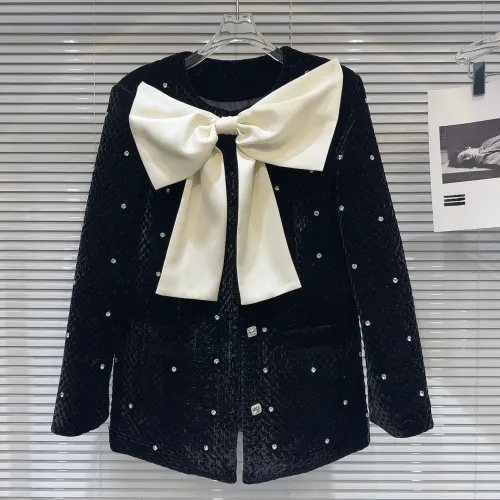 Internet celebrity's new winter model, a socialite with a big bow tie, rhinestone studded beads, down inner jacket, windbreaker jacket