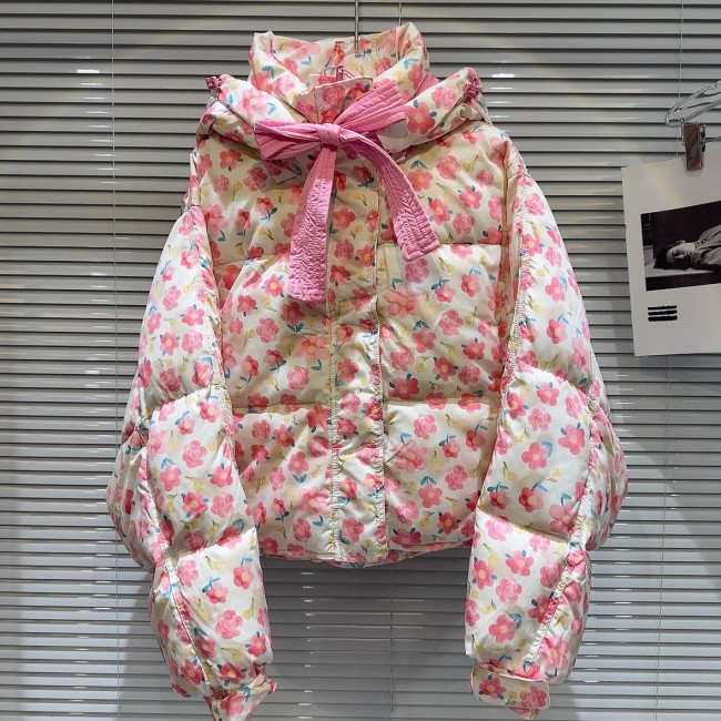 Internet celebrity's new winter niche hand-painted small flower cartoon pattern sweet and spicy hooded down jacket