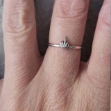 Wish Cross border Fashion Circle Vertical Middle Finger Fun Ring European and American Style Funny Creative Festival Gift Ring