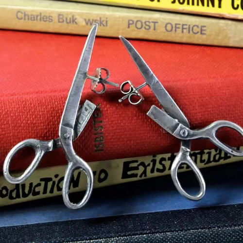 European and American cross-border new products, fashionable retro scissors, earrings, female independent station, creative and personalized holiday gifts, earrings