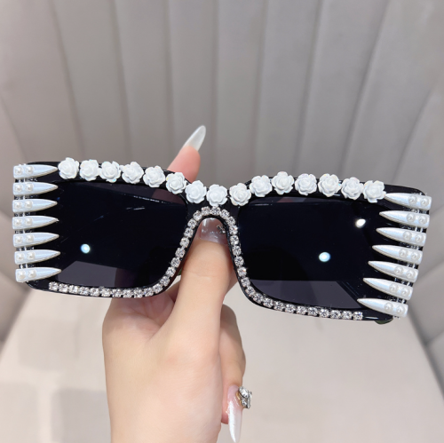 Bulk Funky Shiny Rhinestone Flower Rectangle Sunglasses Women Luxury Diamond Punk Square Shades Glasses Men Uv400 Shades Eyewear